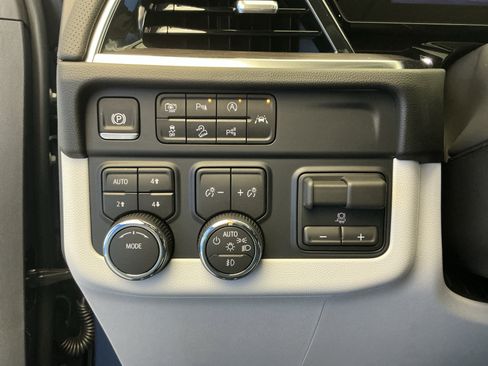 New 2026 Chevrolet Tahoe Premier w/ Sun And Tow Package AWD/4WD image 13