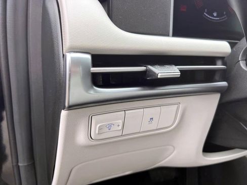 Certified 2025 Hyundai Tucson SE image 18