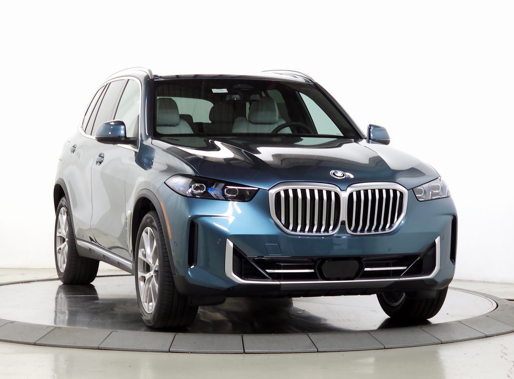 Used 2026 BMW X5 xDrive40i w/ Parking Assistance Package AWD/4WD image 1