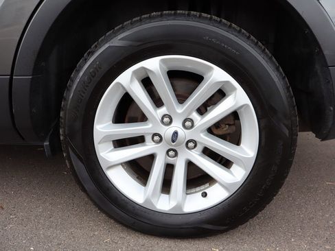 Used 2015 Ford Explorer XLT w/ Equipment Group 202A image 44