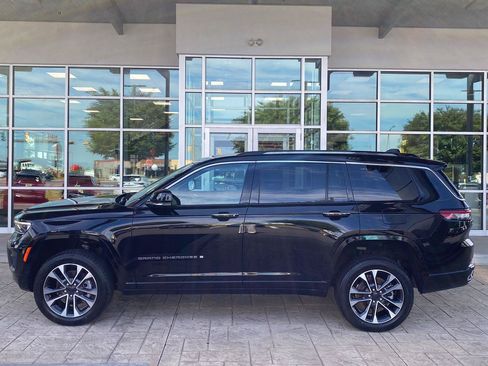 Used 2021 Jeep Grand Cherokee L Overland w/ Luxury Tech Group IV AWD/4WD image 4