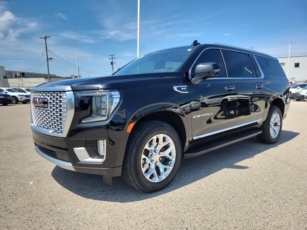 Used 2022 GMC Yukon XL Denali w/ Max Trailering Package AWD/4WD image 2