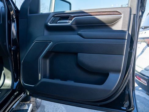 Used 2024 GMC Sierra 2500 SLE w/ SLE Value Package; image 11