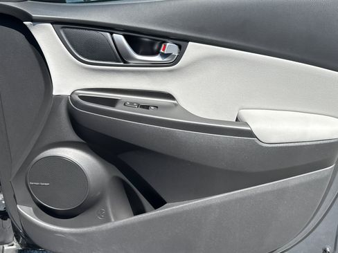 Used 2023 Hyundai Kona Limited image 14