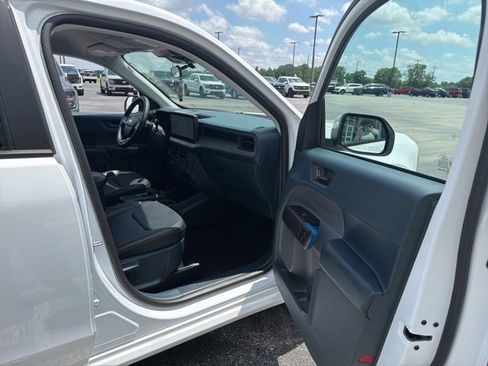 Used 2025 Ford Maverick Lobo AWD/4WD image 17