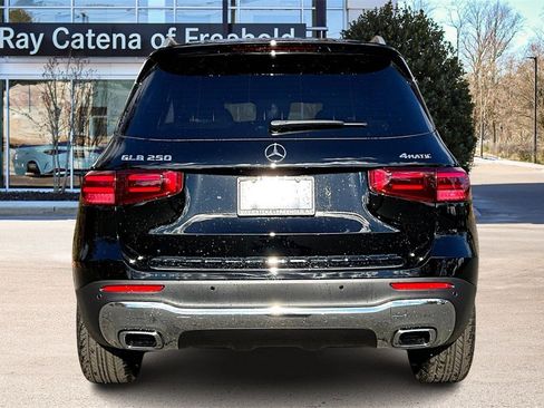New 2026 Mercedes-Benz GLB 250 4MATIC image 4