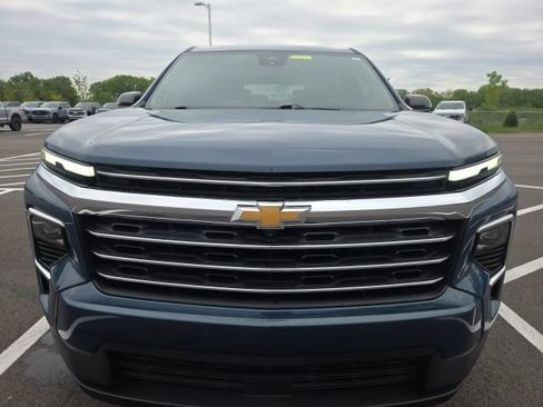 Used 2024 Chevrolet Traverse LT w/ LPO, Floor Liner Package FWD image 3