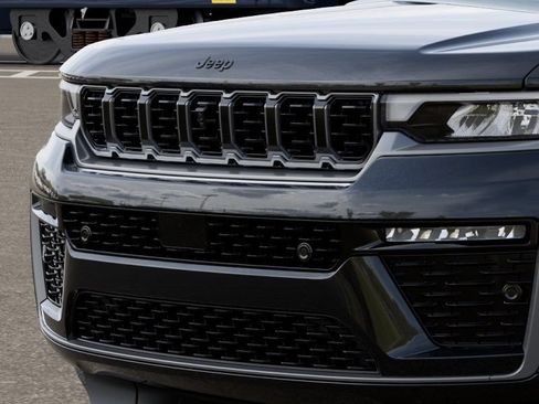 New 2026 Jeep Grand Cherokee Summit w/ Obsidian Package AWD/4WD image 17