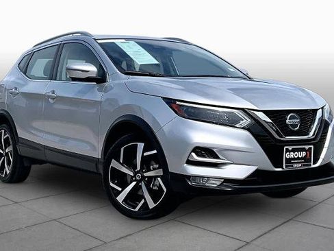 Certified 2022 Nissan Rogue Sport SL w/ Premium Package AWD/4WD image 3