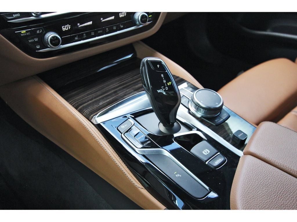 Used 2018 BMW 540i RWD image 17