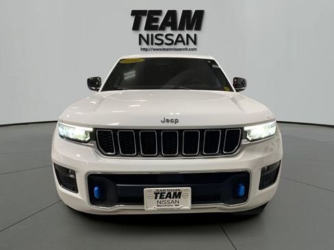 Used 2022 Jeep Grand Cherokee Overland w/ Luxury Tech Group IV AWD/4WD image 2