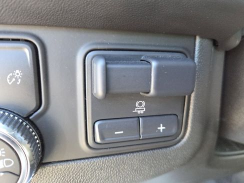 Used 2023 GMC Yukon XL AT4 w/ AT4 Premium Plus Package image 12