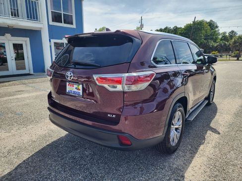 Used 2015 Toyota Highlander XLE FWD image 4