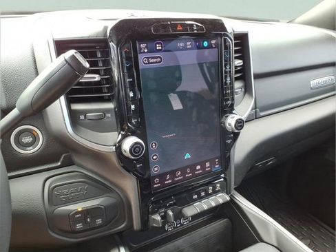 New 2025 RAM 2500 Big Horn AWD/4WD image 18