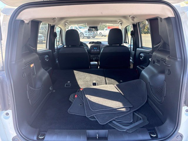 Used 2018 Jeep Renegade Trailhawk AWD/4WD image 9