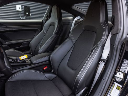 Used 2026 Porsche 911 GT3 RWD image 5