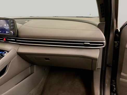 Used 2021 Hyundai Elantra SEL FWD image 15