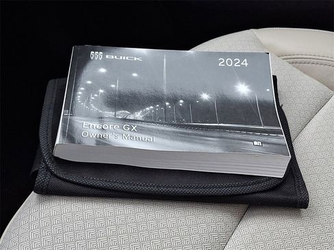 Used 2024 Buick Encore GX Preferred image 25