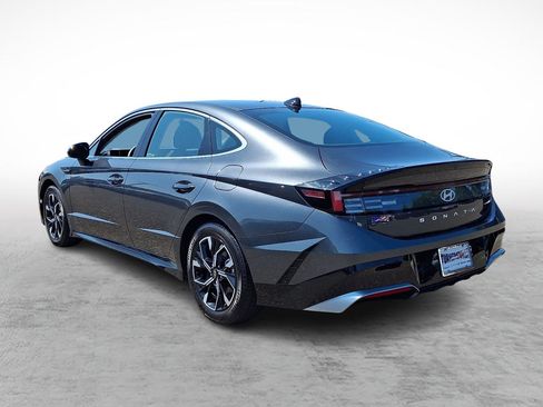 Used 2025 Hyundai Sonata SEL FWD image 3
