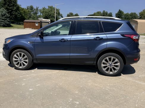 Used 2018 Ford Escape Titanium w/ Ford Safe & Smart Package AWD/4WD image 7