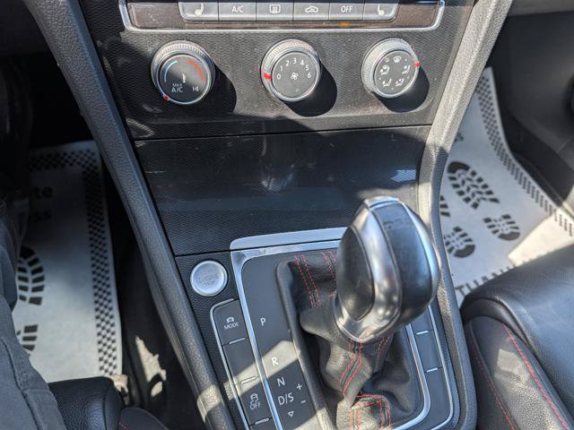 Used 2015 Volkswagen GTI SE FWD image 35