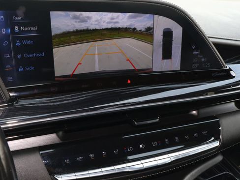 Used 2022 Cadillac Escalade ESV Sport w/ Touring Package image 32