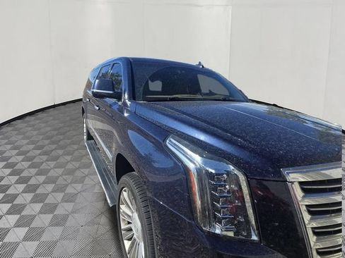 Used 2017 Cadillac Escalade ESV Platinum AWD/4WD image 15