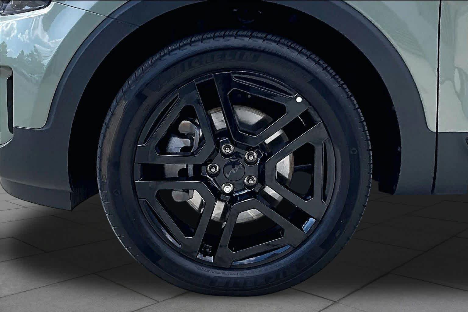 Certified 2025 Kia Telluride SX Prestige X-Line AWD/4WD image 10