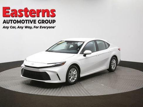 Used 2025 Toyota Camry LE FWD image 59