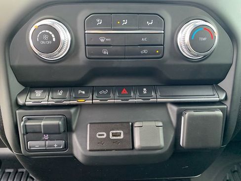 Used 2024 GMC Sierra 2500 Pro image 25