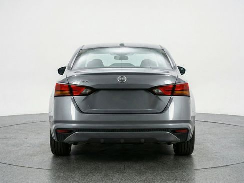 Used 2025 Nissan Altima 2.5 SV image 7