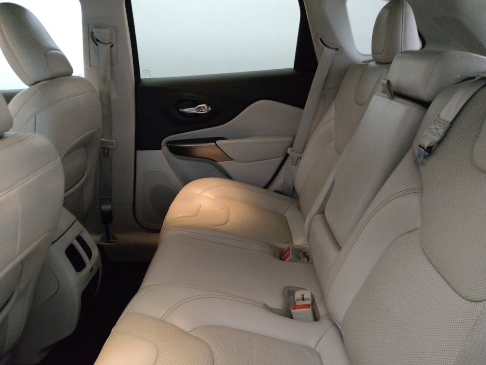 Used 2020 Jeep Cherokee Limited AWD/4WD image 18
