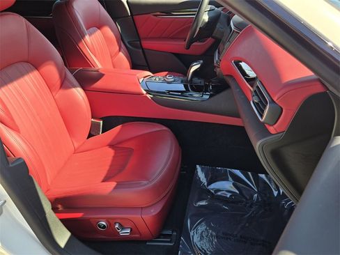 Used 2022 Maserati Levante Modena image 18