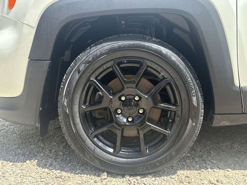 Used 2020 Jeep Renegade Altitude FWD image 33