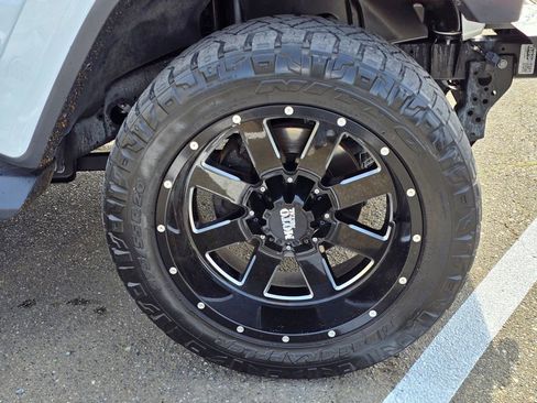Used 2020 Jeep Wrangler Unlimited Sahara w/ Uconnect 4C Nav & Sound Group AWD/4WD image 10