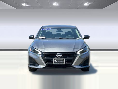 Used 2024 Nissan Altima 2.5 SV FWD image 5