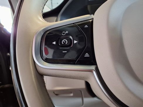 Used 2023 Volvo XC90 B6 Plus image 27