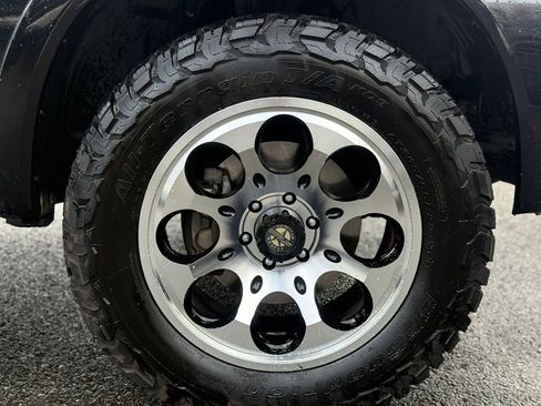 Used 2015 Nissan Titan SL image 9