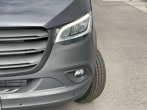 Used 2024 Mercedes-Benz Sprinter 2500 image 8