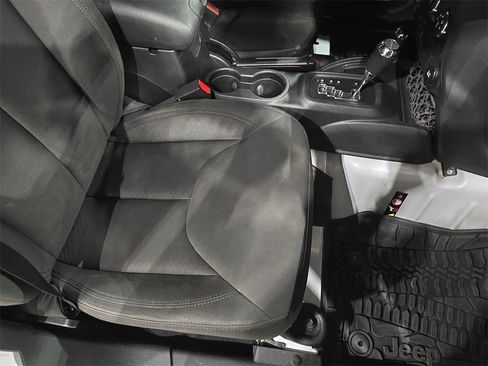 Used 2017 Jeep Wrangler Unlimited Sport w/ Quick Order Package 24S image 10