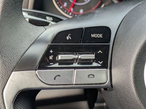 Used 2021 Hyundai Elantra SEL image 14