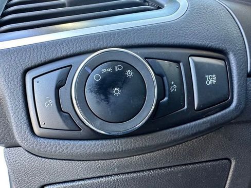 Used 2024 Ford Edge SE image 13