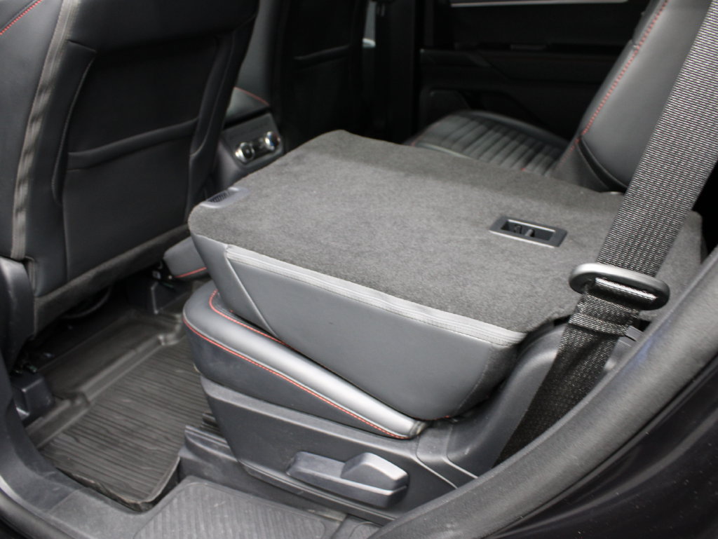 Used 2025 Ford Explorer ST-Line w/ ST-Line Street Pack AWD/4WD image 66