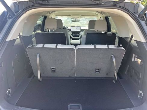 New 2026 Ford Explorer Active w/ Active Comfort Package AWD/4WD image 7