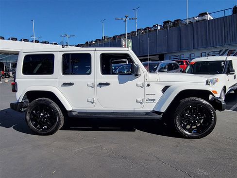 Used 2023 Jeep Wrangler Sahara image 30