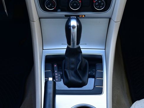 Used 2013 Volkswagen Passat TDI SE image 30