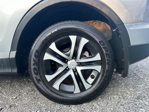 Used 2018 Toyota RAV4 LE w/ All Weather Liner Package image 8