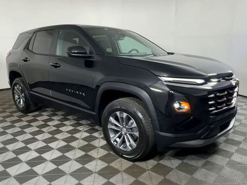 New 2026 Chevrolet Equinox LT FWD image 2