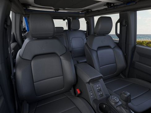 New 2025 Ford Bronco Badlands image 10