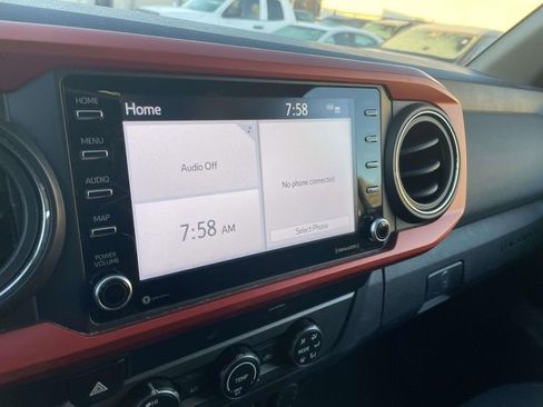 Used 2020 Toyota Tacoma TRD Sport image 38